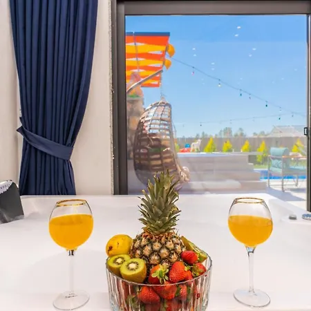 Caykoy Village 2 Bedroom - Private Pool And Garden ヴィラ