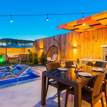 Caykoy Village 2 Bedroom - Private Pool And Garden ヴィラ