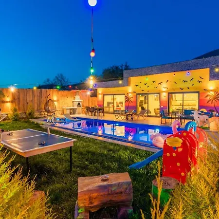Caykoy Village 2 Bedroom - Private Pool And Garden ヴィラ *