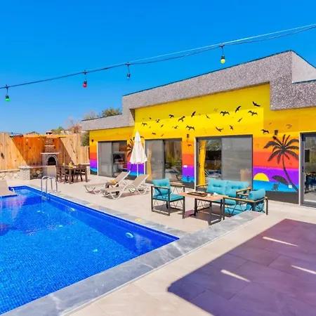 Caykoy Village 2 Bedroom - Private Pool And Garden Vilă *