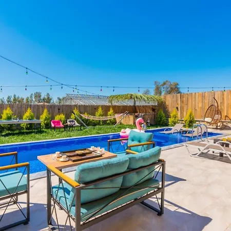 Vilă Caykoy Village 2 Bedroom - Private Pool And Garden *