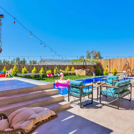 Caykoy Village 2 Bedroom - Private Pool And Garden Vilă